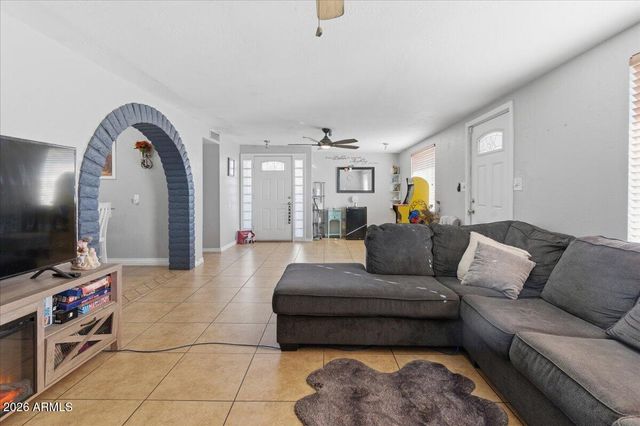 1923 N 44TH Place, Phoenix, AZ 85008