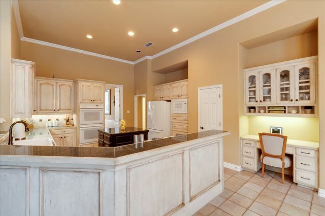 1002 Lakeridge Court, Colleyville, TX 76034