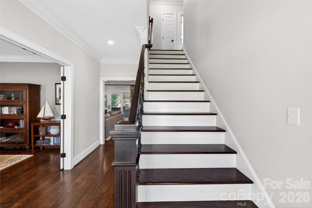 3025 Foxridge Road, Charlotte, NC 28226