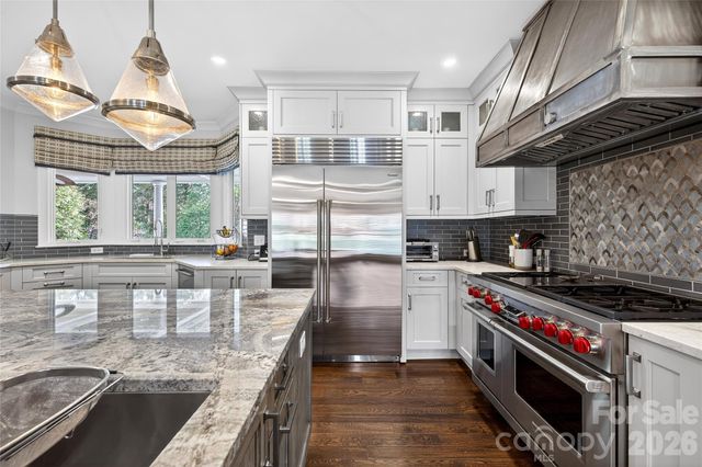 3025 Foxridge Road, Charlotte, NC 28226