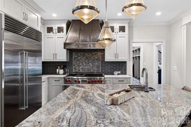 3025 Foxridge Road, Charlotte, NC 28226