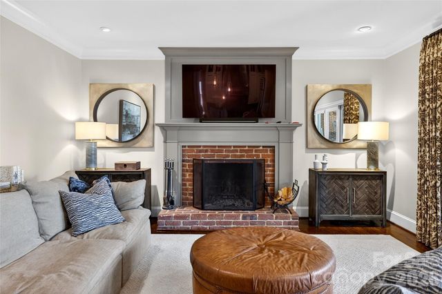 3025 Foxridge Road, Charlotte, NC 28226