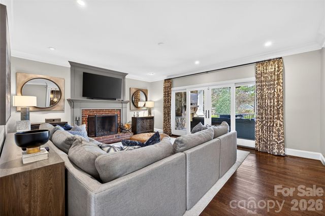 3025 Foxridge Road, Charlotte, NC 28226