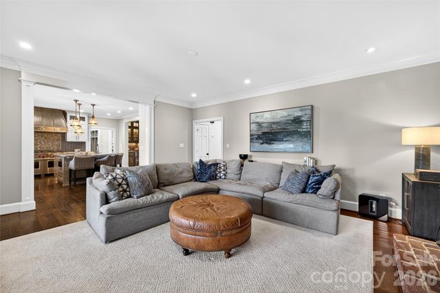 3025 Foxridge Road, Charlotte, NC 28226