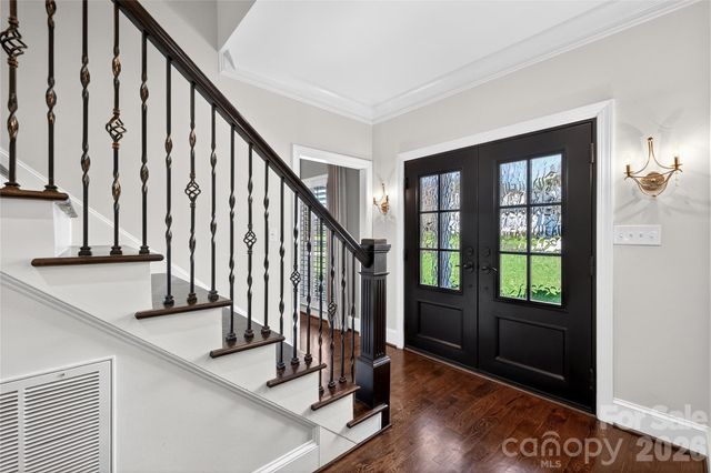 3025 Foxridge Road, Charlotte, NC 28226