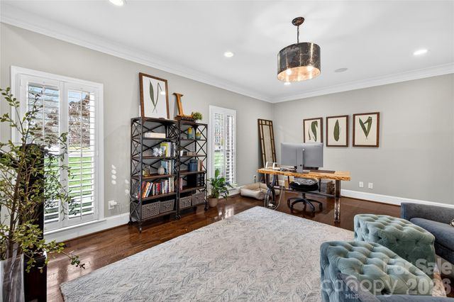 3025 Foxridge Road, Charlotte, NC 28226