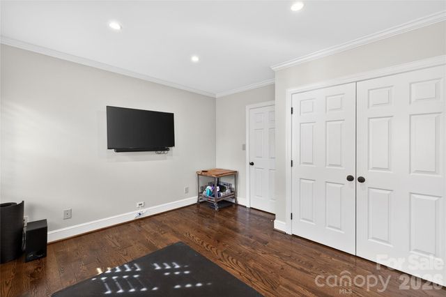 3025 Foxridge Road, Charlotte, NC 28226