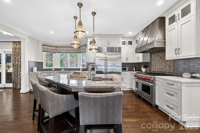 3025 Foxridge Road, Charlotte, NC 28226