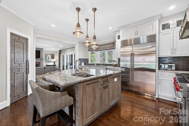 3025 Foxridge Road, Charlotte, NC 28226