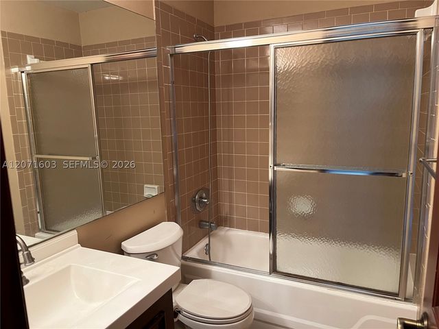 12713 SW 70th Ln, Miami, FL 33183