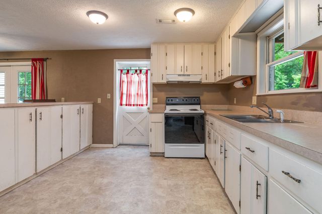 208 Lafayette Lane, Branson, MO 65616