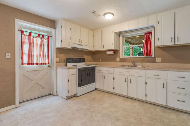 208 Lafayette Lane, Branson, MO 65616