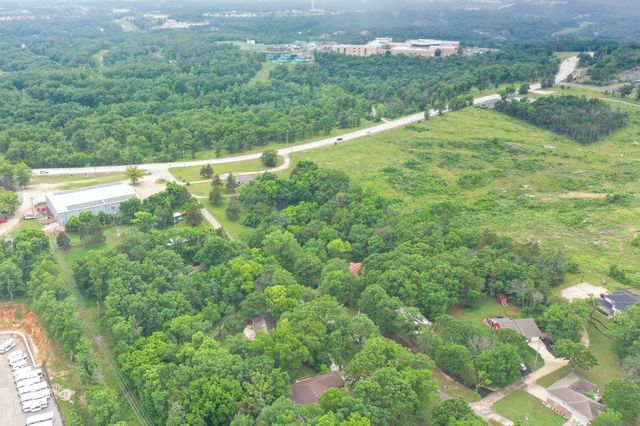 208 Lafayette Lane, Branson, MO 65616