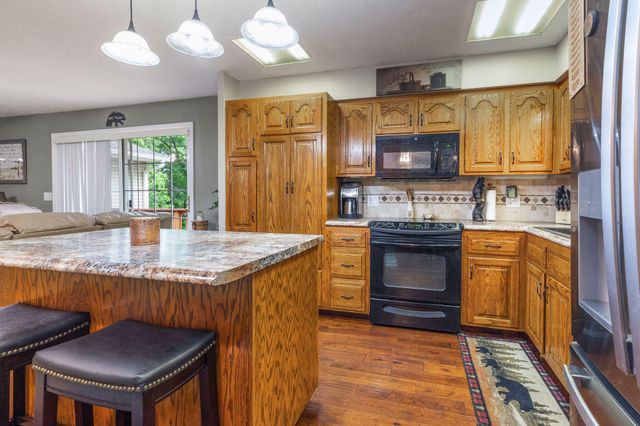 208 Lafayette Lane, Branson, MO 65616