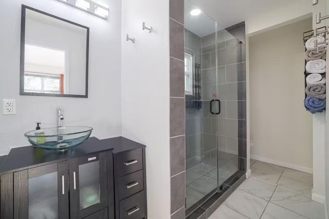 17708 Cherry LN, Lago Vista, TX 78645