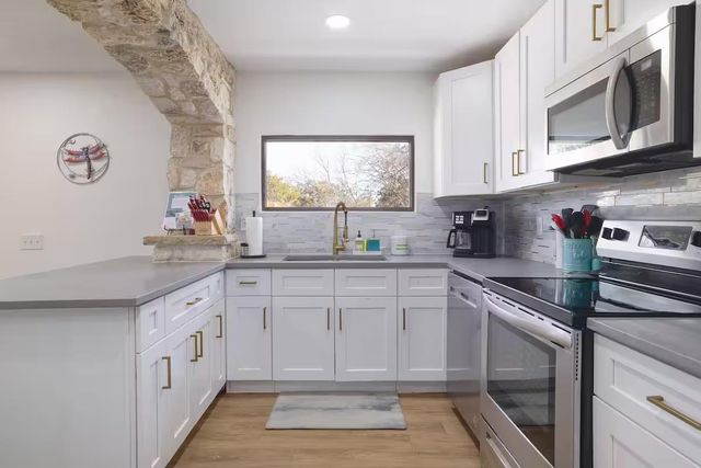 17708 Cherry LN, Lago Vista, TX 78645