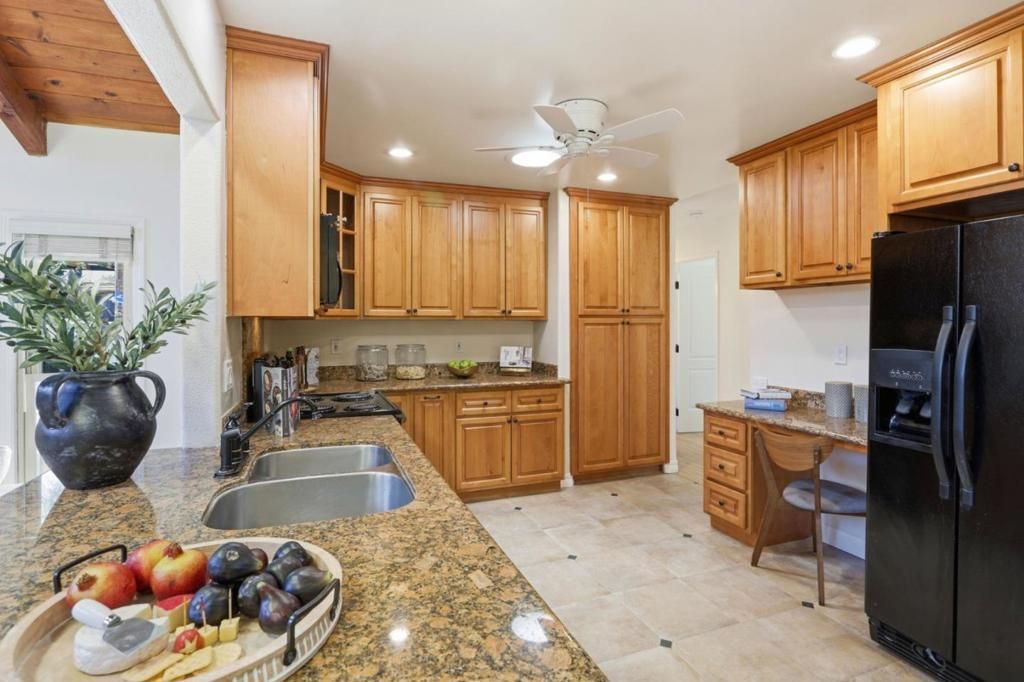 Image 10 of property listing at 4871 Rue Bordeaux, San Jose, CA 95136
