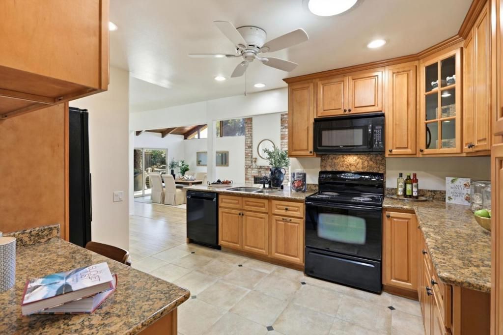 Image 11 of property listing at 4871 Rue Bordeaux, San Jose, CA 95136