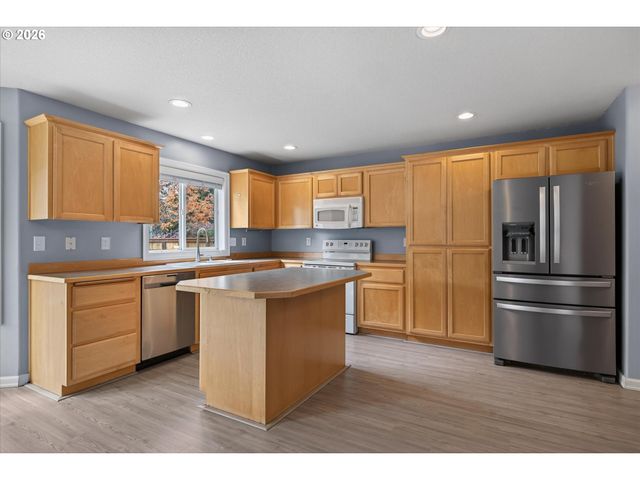 2215 Ne 107TH St, Vancouver, WA 98686
