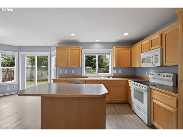 2215 Ne 107TH St, Vancouver, WA 98686