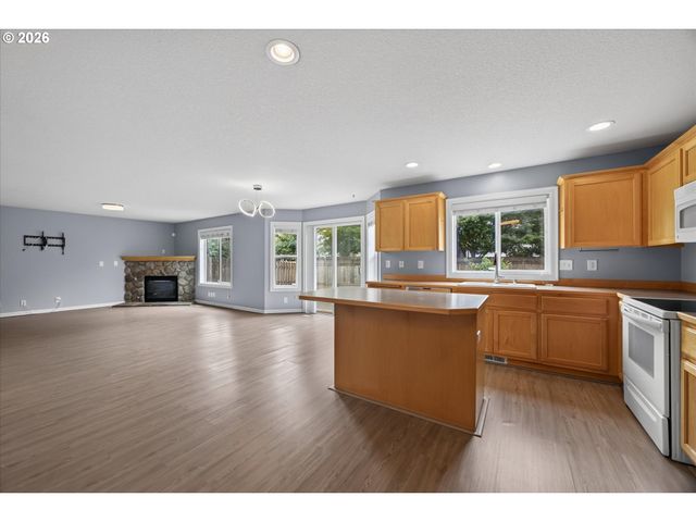 2215 Ne 107TH St, Vancouver, WA 98686