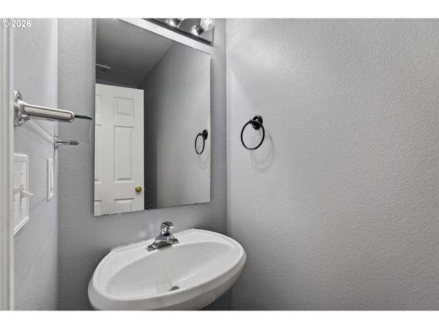 2215 Ne 107TH St, Vancouver, WA 98686
