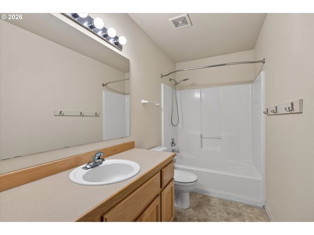 2215 Ne 107TH St, Vancouver, WA 98686