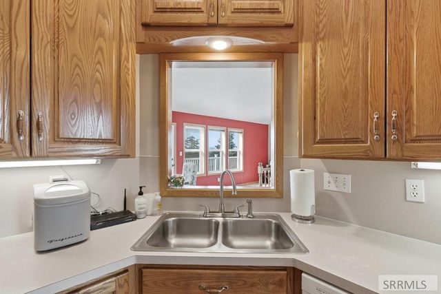 6002 E Sunnyside Road, Idaho Falls, ID 83406