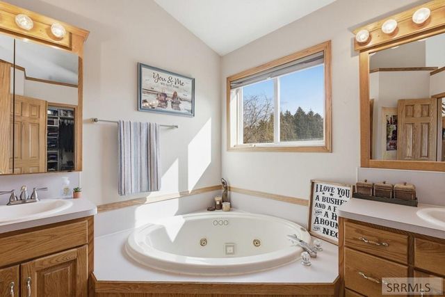 6002 E Sunnyside Road, Idaho Falls, ID 83406