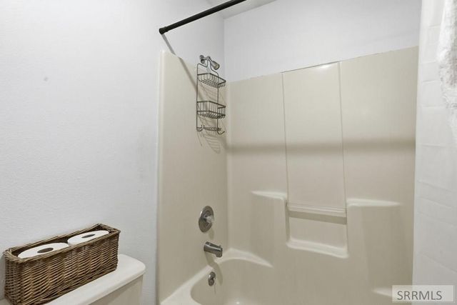 6002 E Sunnyside Road, Idaho Falls, ID 83406