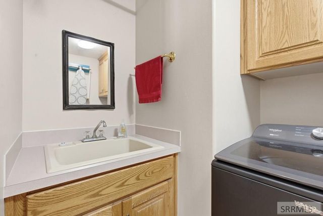 6002 E Sunnyside Road, Idaho Falls, ID 83406