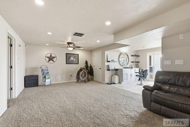 6002 E Sunnyside Road, Idaho Falls, ID 83406