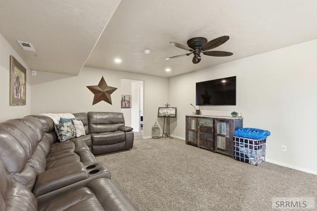 6002 E Sunnyside Road, Idaho Falls, ID 83406