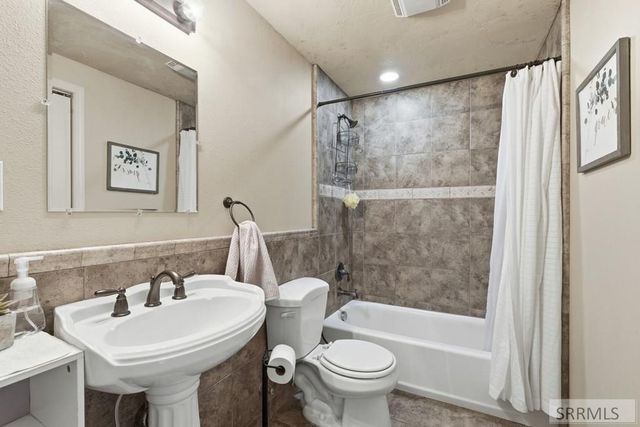 6002 E Sunnyside Road, Idaho Falls, ID 83406