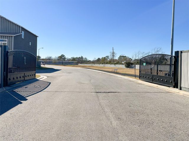 18813 Luminescent Lane, Spring, TX 77379