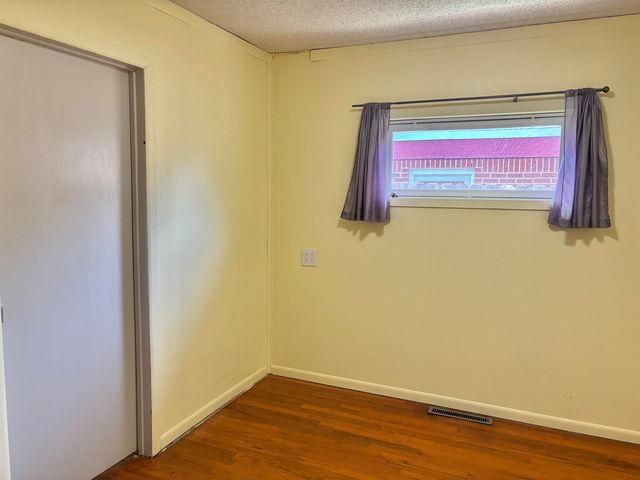 1772 S Clifton, Wichita, KS 67218
