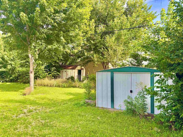 1772 S Clifton, Wichita, KS 67218
