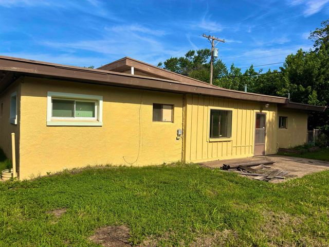 1772 S Clifton, Wichita, KS 67218