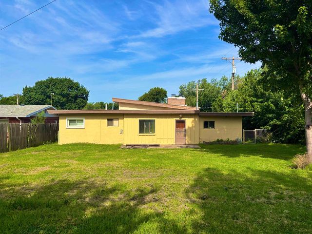 1772 S Clifton, Wichita, KS 67218