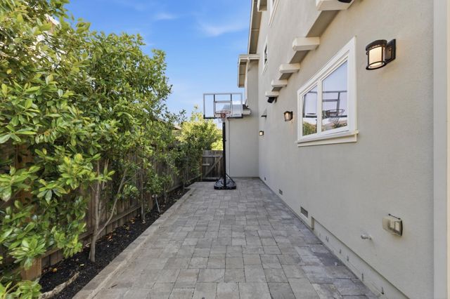 144 Edgehill Drive, San Carlos, CA 94070