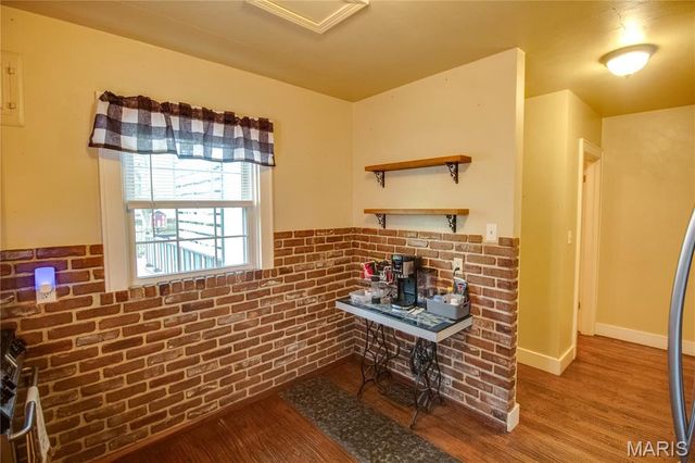 2430 Maxey Street, Alton, IL 62002