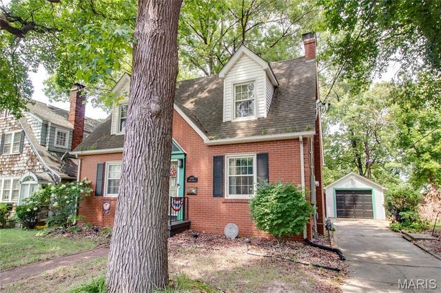 2430 Maxey Street, Alton, IL 62002