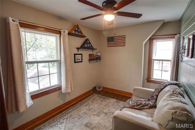 2430 Maxey Street, Alton, IL 62002