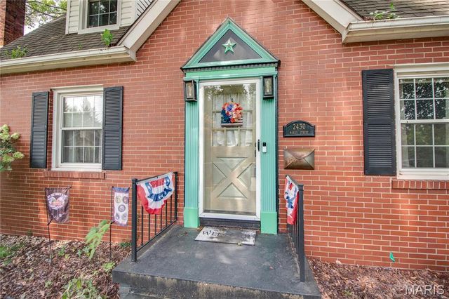 2430 Maxey Street, Alton, IL 62002