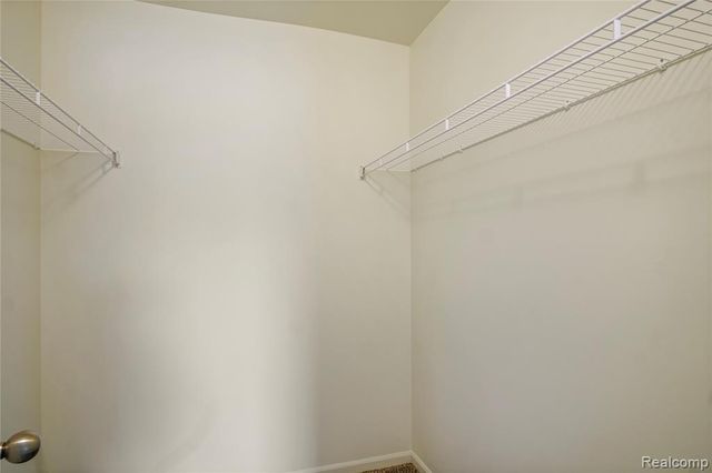 29742 Fox Run Circle, Warren, MI 48092