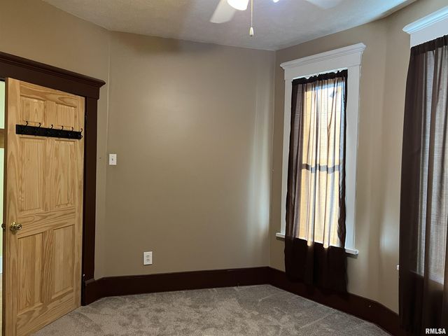 500 N DIAMOND Avenue, Jacksonville, IL 62650