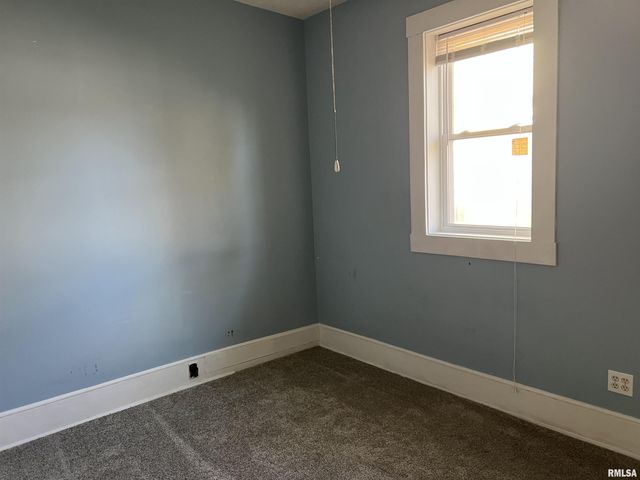 500 N DIAMOND Avenue, Jacksonville, IL 62650