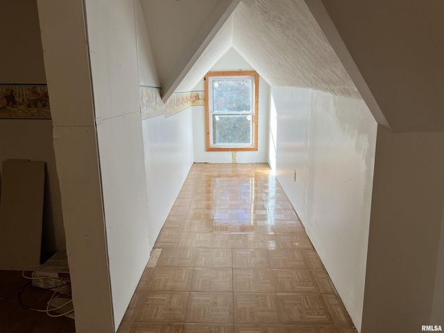 500 N DIAMOND Avenue, Jacksonville, IL 62650