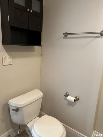 500 N DIAMOND Avenue, Jacksonville, IL 62650