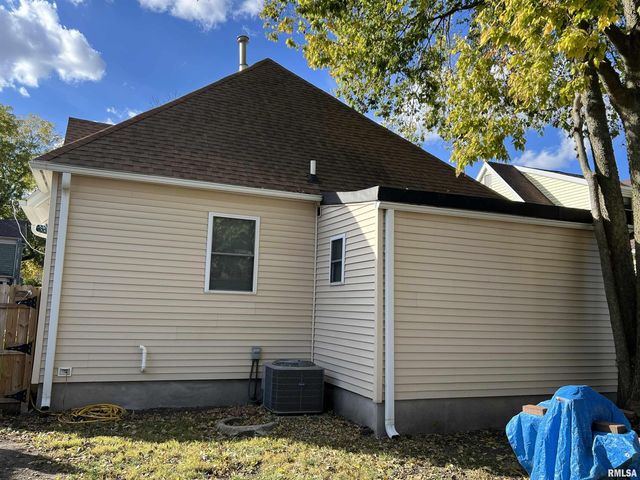 500 N DIAMOND Avenue, Jacksonville, IL 62650